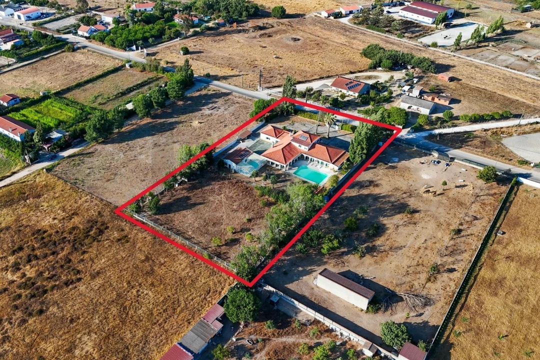 Moradia T9 para Venda em Salvaterra de Magos e Foros de Salvaterra Foto 5