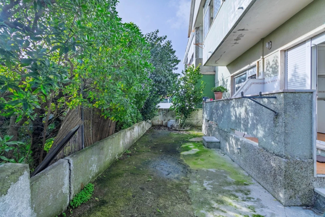 Moradia T6 para Venda em Porto Salvo Foto 22