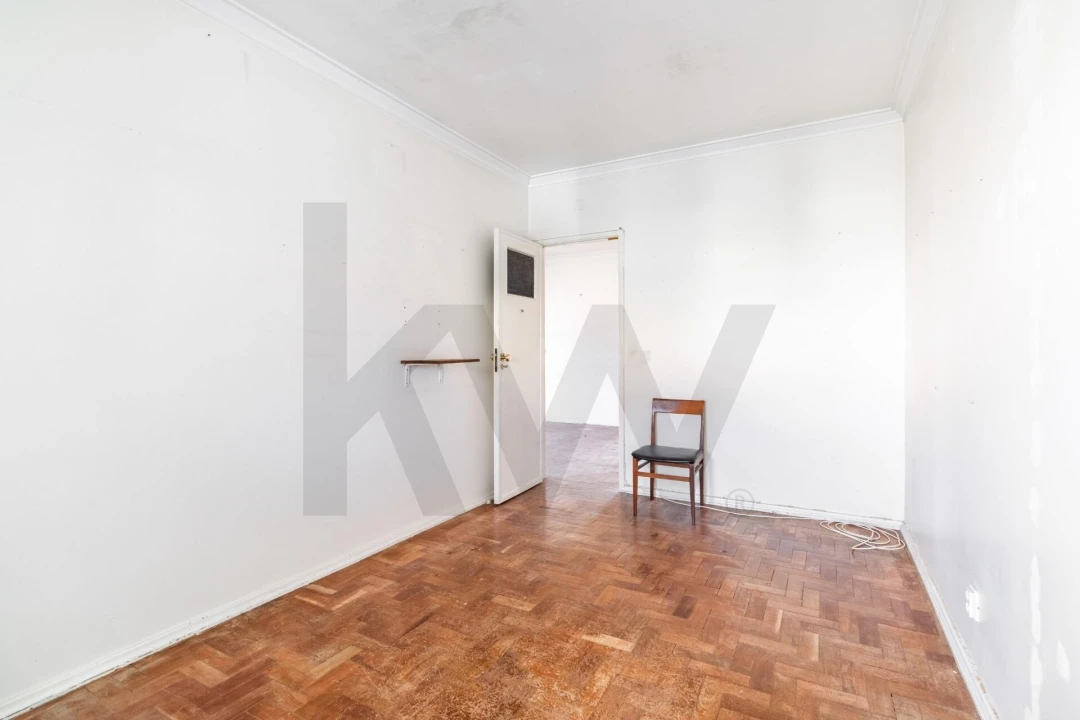 Moradia T6 para Venda em Porto Salvo Foto 28