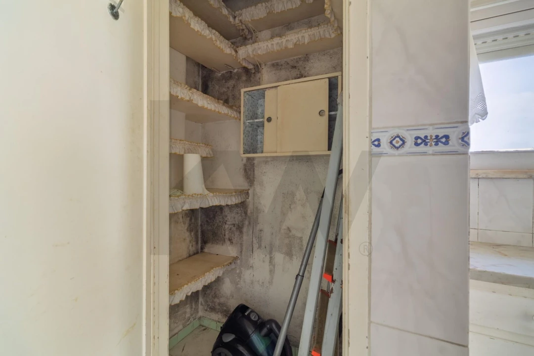 Moradia T6 para Venda em Porto Salvo Foto 40