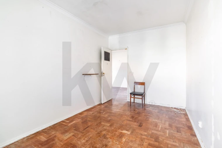 Moradia T6 para Venda em Porto Salvo Foto 28