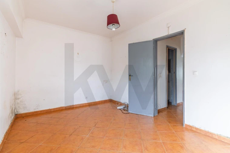 Moradia T6 para Venda em Porto Salvo Foto 11