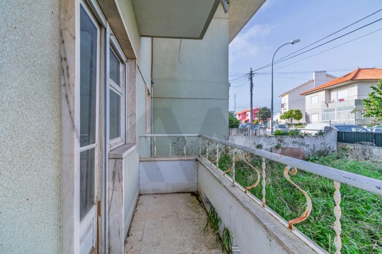 Moradia T6 para Venda em Porto Salvo Foto 25