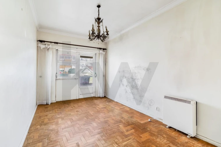 Moradia T6 para Venda em Porto Salvo Foto 31