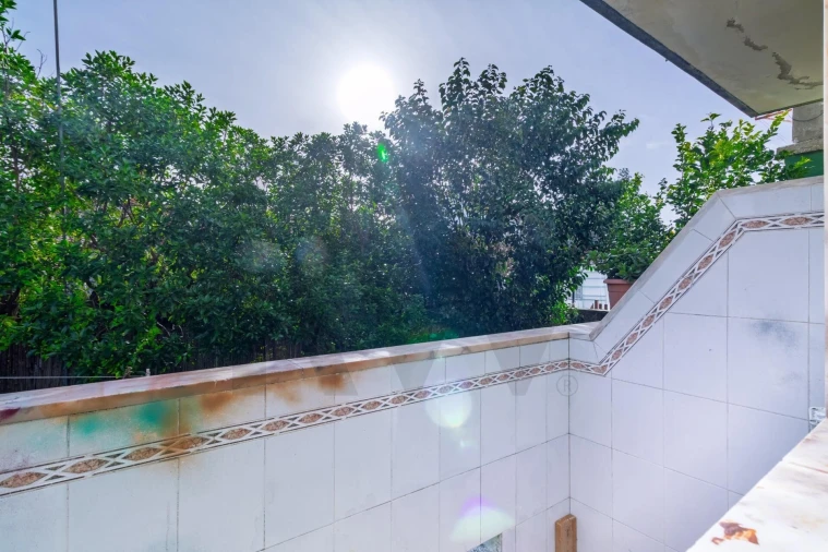 Moradia T6 para Venda em Porto Salvo Foto 18