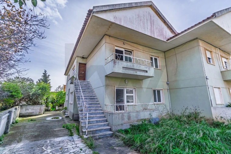 Moradia T6 para Venda em Porto Salvo Foto 2