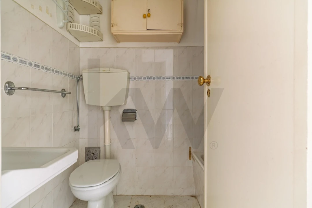 Moradia T6 para Venda em Porto Salvo Foto 46