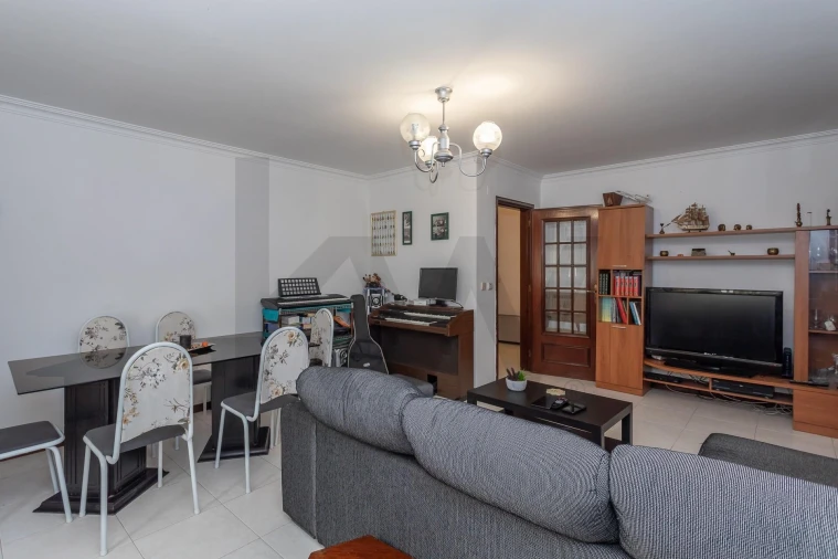 Apartamento T3 para Venda em Rio de Mouro Foto 6