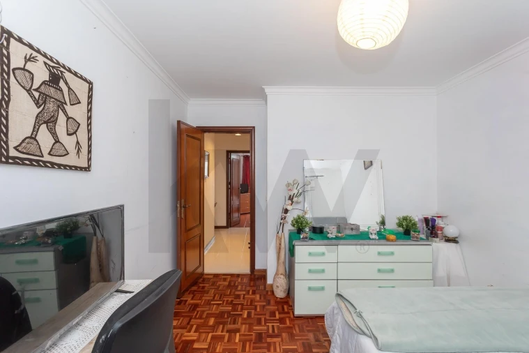 Apartamento T3 para Venda em Rio de Mouro Foto 12
