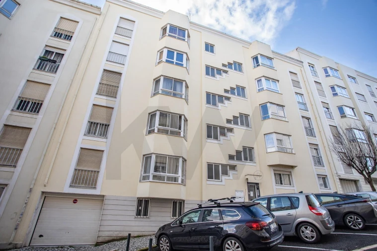 Apartamento T3 para Venda em Rio de Mouro Foto 17