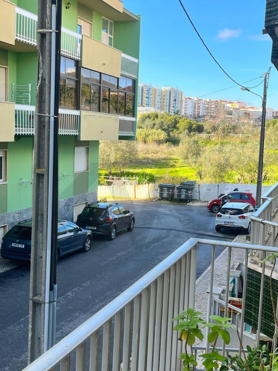 Apartamento T1 para Venda em Laranjeiro e Feijó Foto 3