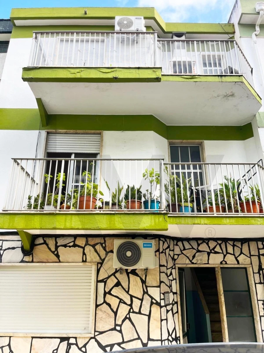 Apartamento T1 para Venda em Laranjeiro e Feijó Foto 17