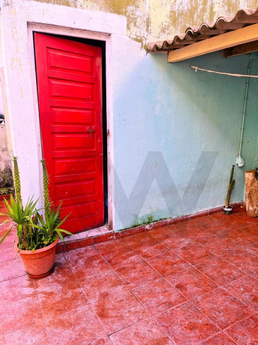 Apartamento T1 para Venda em Laranjeiro e Feijó Foto 5