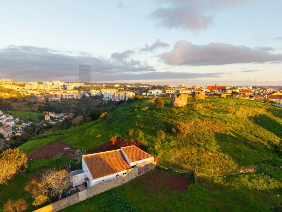 Moradia T2 para Venda em Carnaxide e Queijas Foto 12