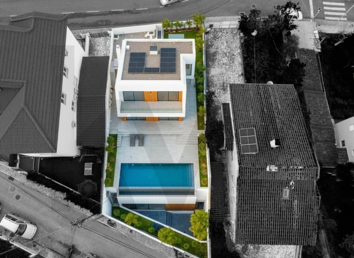 Moradia T2 para Venda em Carnaxide e Queijas Foto 9