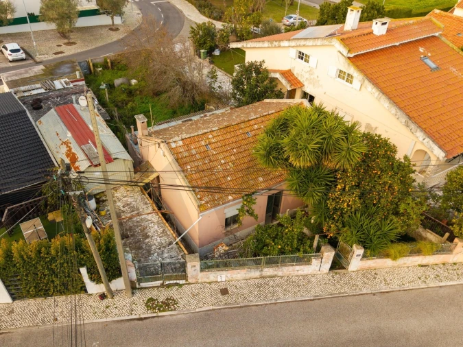 Moradia T2 para Venda em Carnaxide e Queijas Foto 5