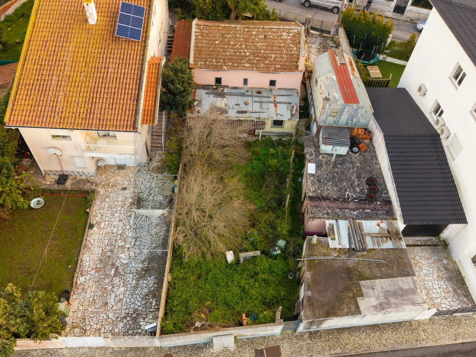 Moradia T2 para Venda em Carnaxide e Queijas Foto 8