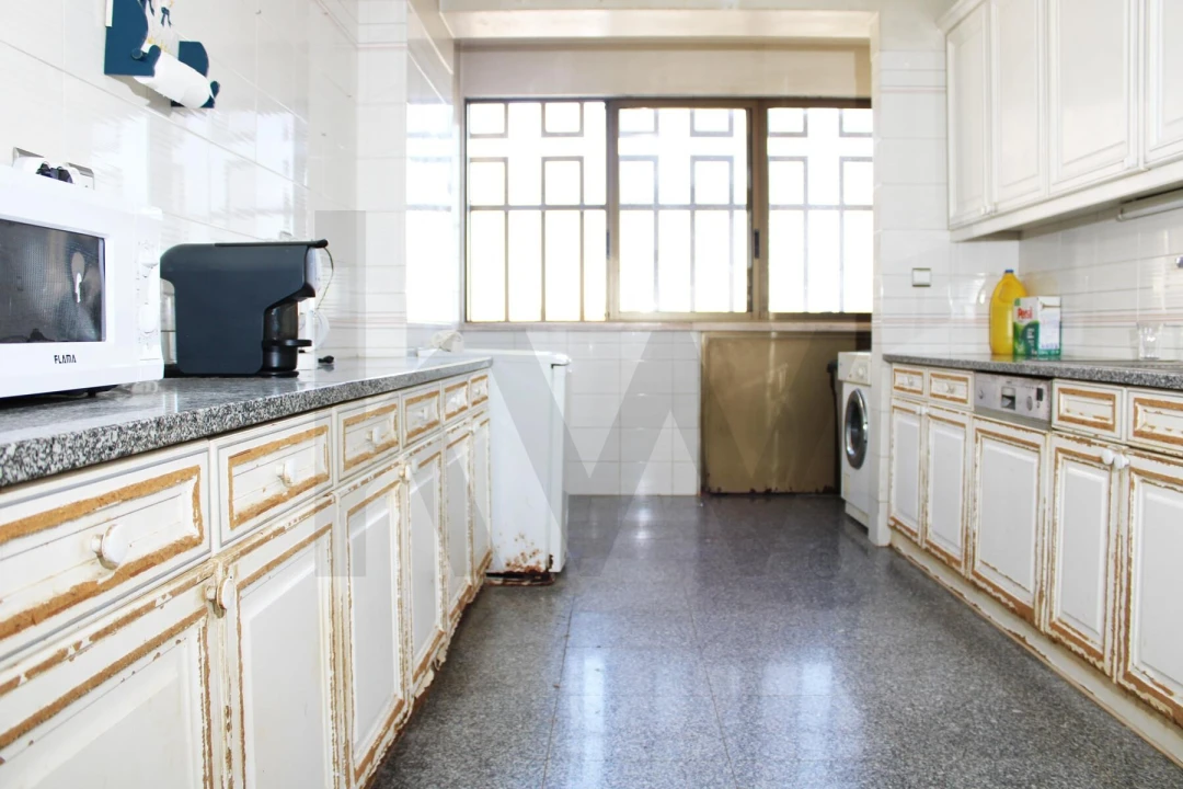 Apartamento T4 para Venda em Areeiro Foto 32