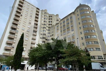 Apartamento T4 para Venda em Areeiro