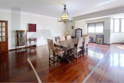 Apartamento T4 para Venda em Areeiro