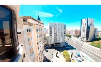 Apartamento T4 para Venda em Areeiro