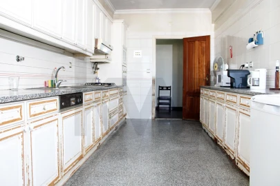 Apartamento T4 para Venda em Areeiro
