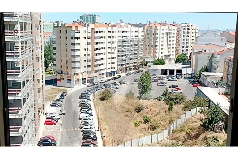 Apartamento T4 para Venda em Areeiro Foto 12