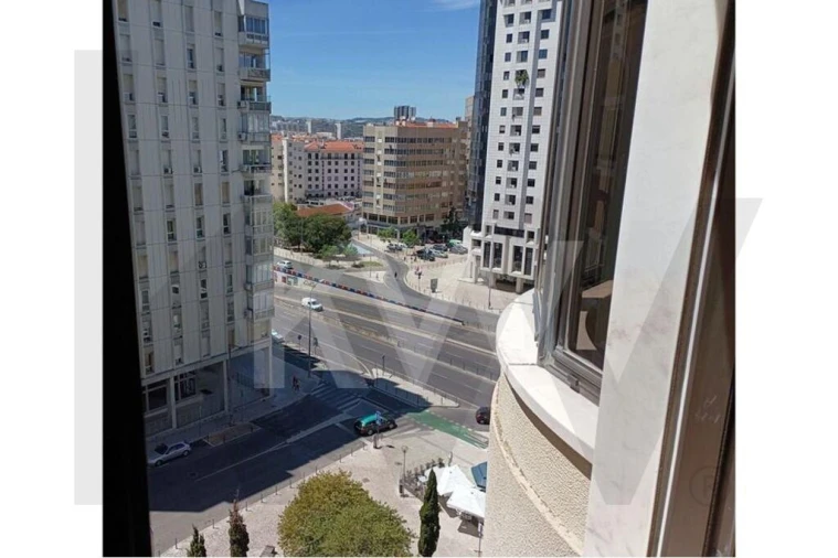 Apartamento T4 para Venda em Areeiro Foto 4