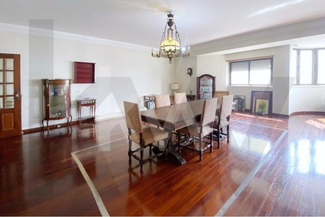 Apartamento T4 para Venda em Areeiro Foto 1