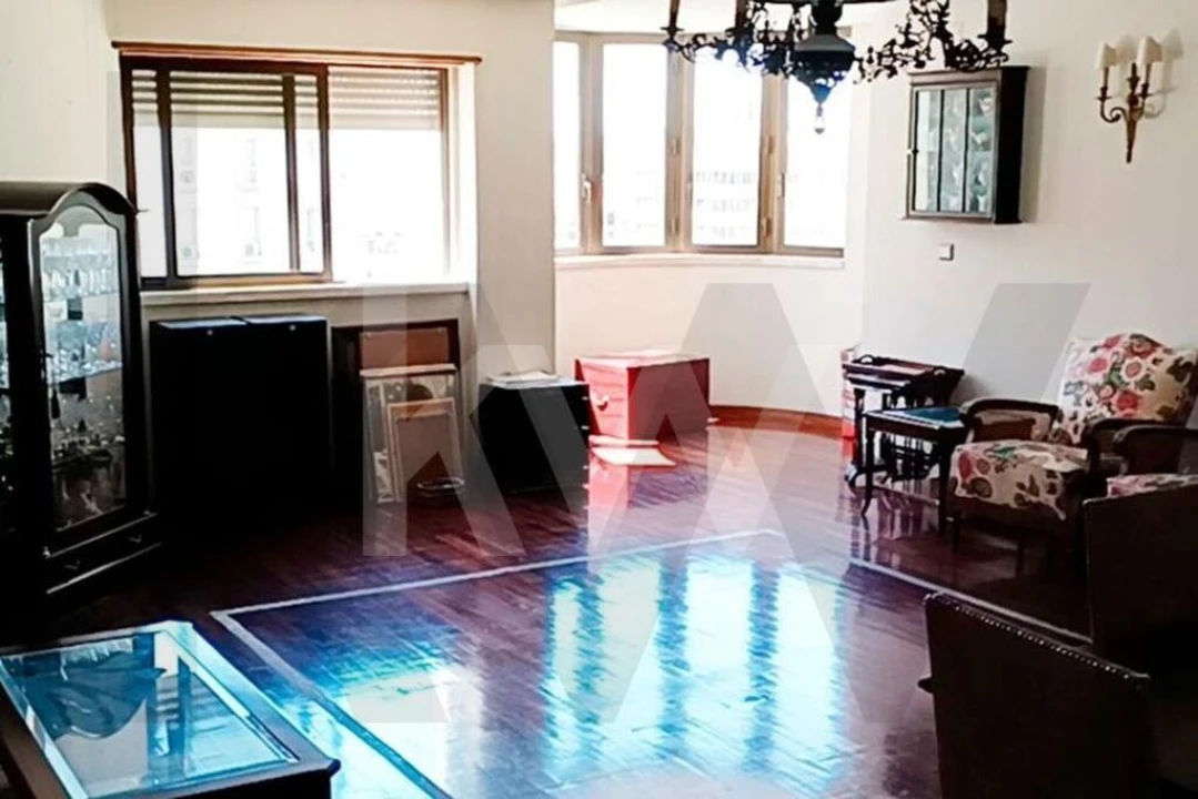 Apartamento T4 para Venda em Areeiro Foto 2