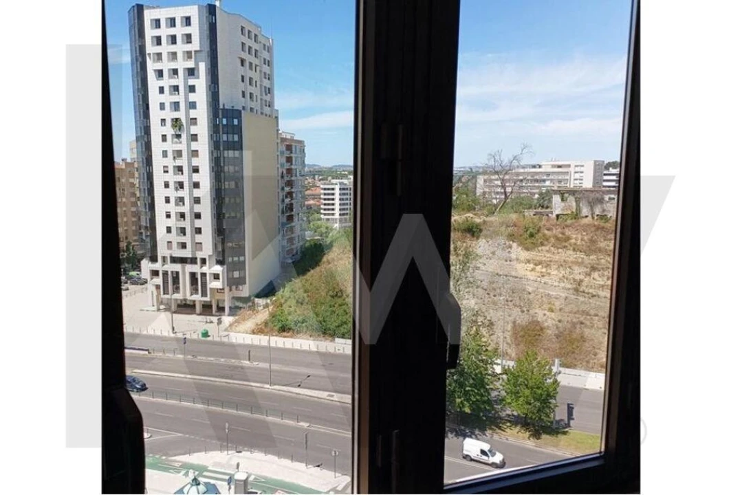 Apartamento T4 para Venda em Areeiro Foto 5