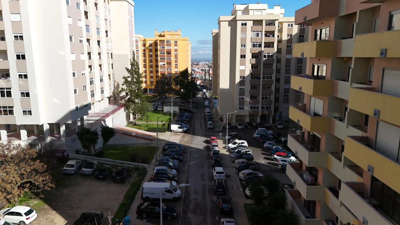 Apartamento T3 para Venda em Póvoa de Santa Iria e Forte da Casa Foto 36