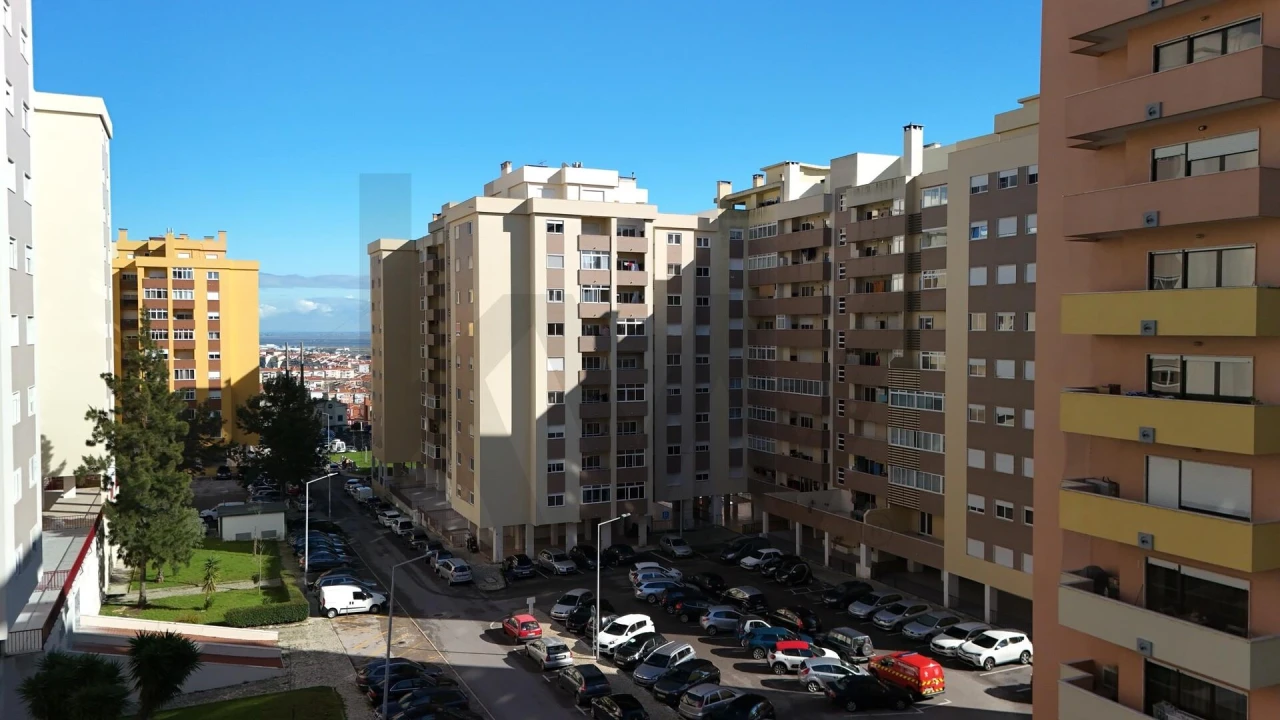 Apartamento T3 para Venda em Póvoa de Santa Iria e Forte da Casa Foto 35