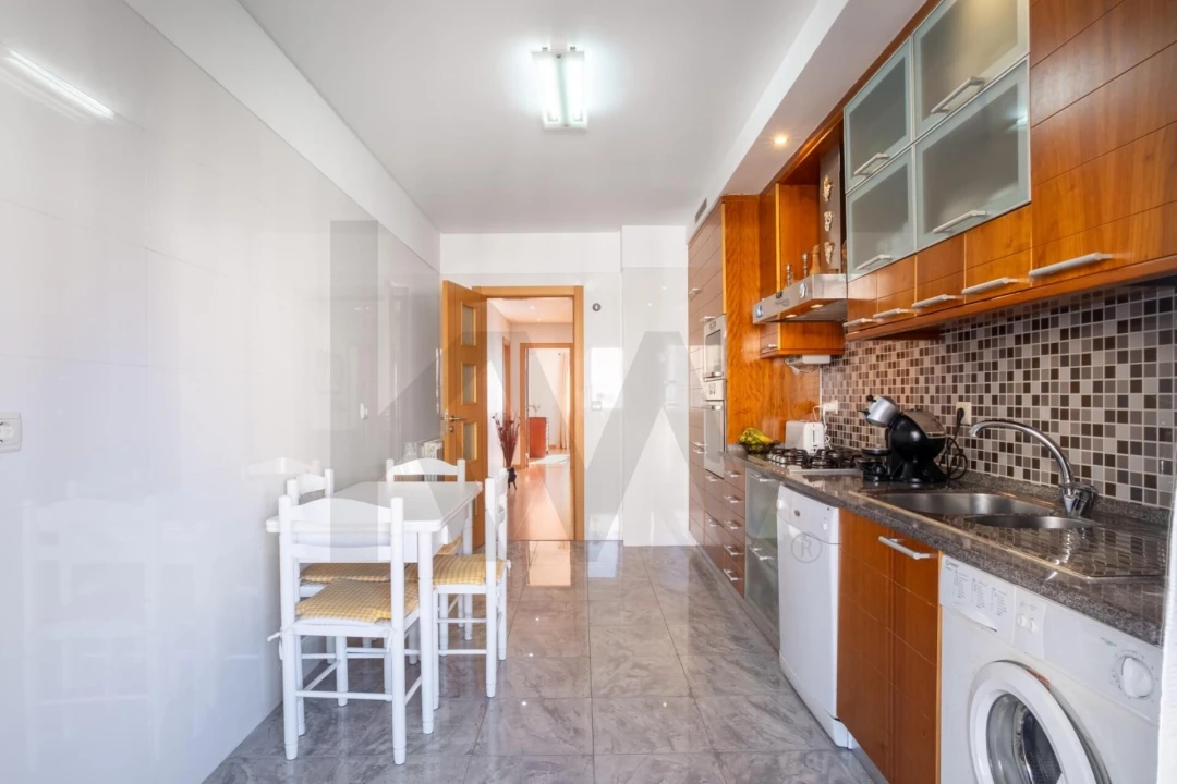 Apartamento T3 para Venda em Póvoa de Santa Iria e Forte da Casa Foto 5