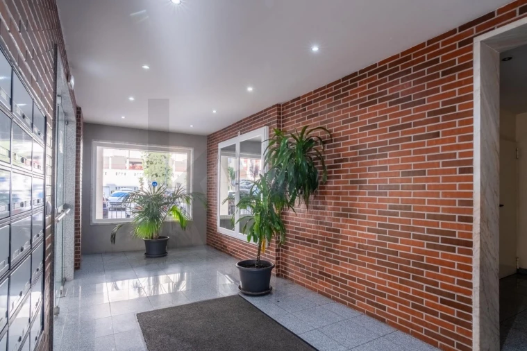 Apartamento T3 para Venda em Póvoa de Santa Iria e Forte da Casa Foto 3