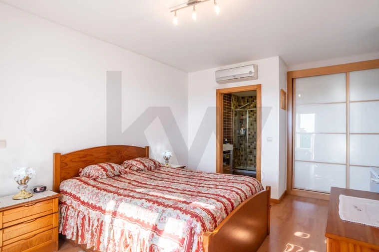 Apartamento T3 para Venda em Póvoa de Santa Iria e Forte da Casa Foto 10