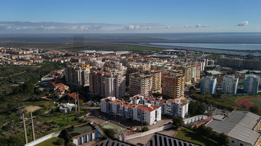 Apartamento T3 para Venda em Póvoa de Santa Iria e Forte da Casa Foto 43