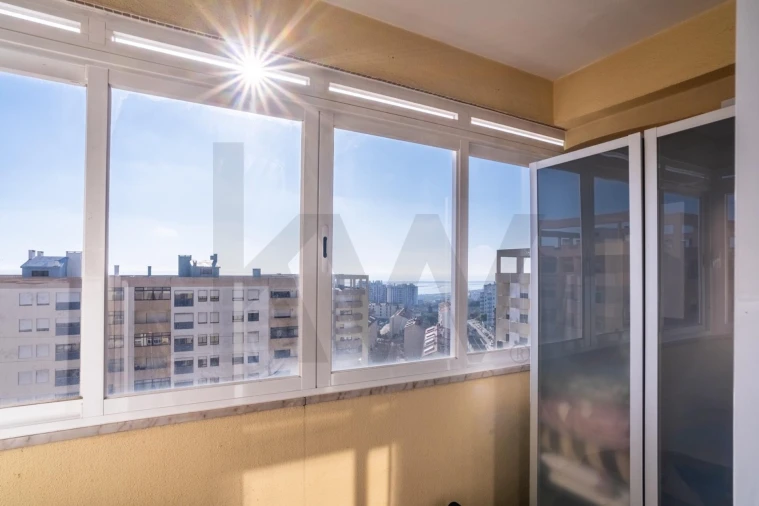 Apartamento T3 para Venda em Póvoa de Santa Iria e Forte da Casa Foto 12