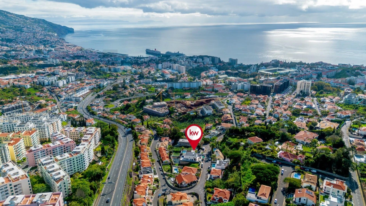 Moradia T4 para Venda em São Martinho Foto 11