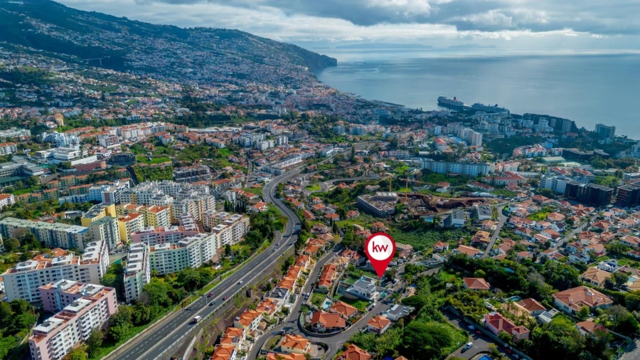 Moradia T4 para Venda em São Martinho Foto 12