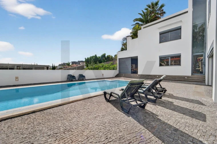 Moradia T4 para Venda em São Martinho Foto 2