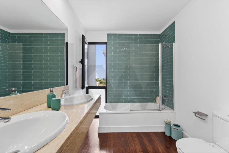 Moradia T4 para Venda em São Martinho Foto 16