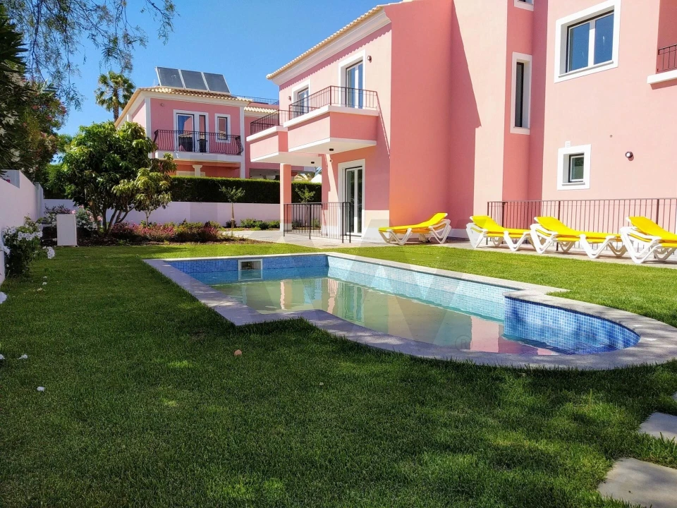 Negócio para Venda em Lagos (São Sebastião e Santa Maria) Foto 1