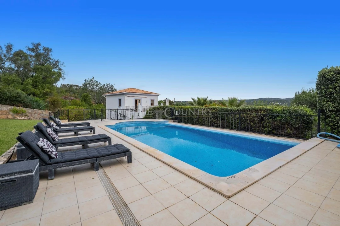 Moradia T3 para Venda em Santa Barbara de Nexe Foto 32