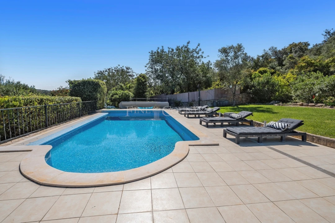 Moradia T3 para Venda em Santa Barbara de Nexe Foto 43