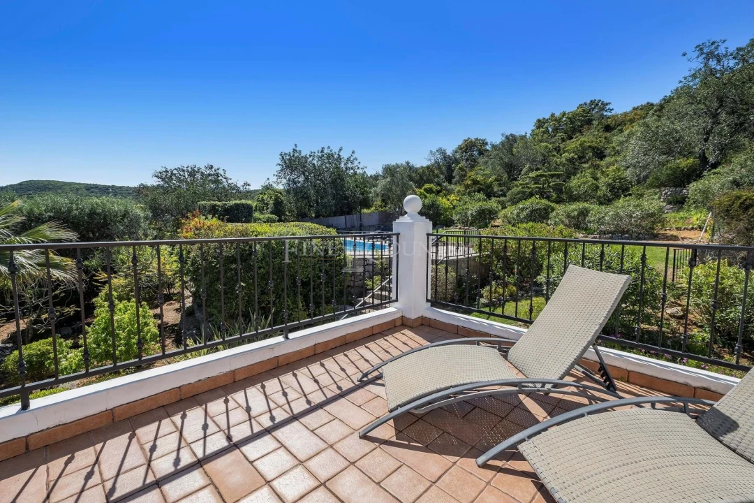 Moradia T3 para Venda em Santa Barbara de Nexe Foto 27