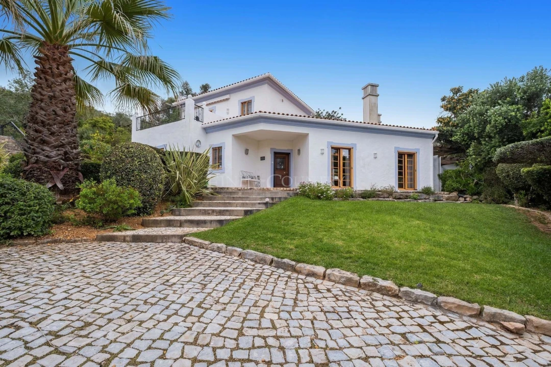 Moradia T3 para Venda em Santa Barbara de Nexe Foto 3