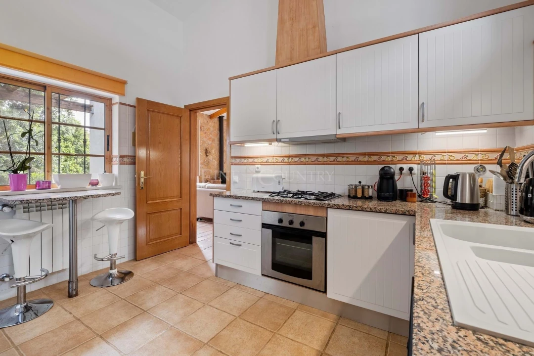 Moradia T3 para Venda em Santa Barbara de Nexe Foto 11