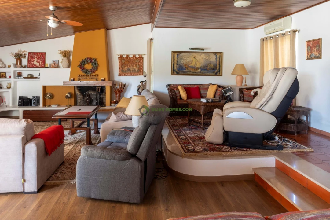 Moradia T5 para Venda em Albufeira e Olhos de Água Foto 26