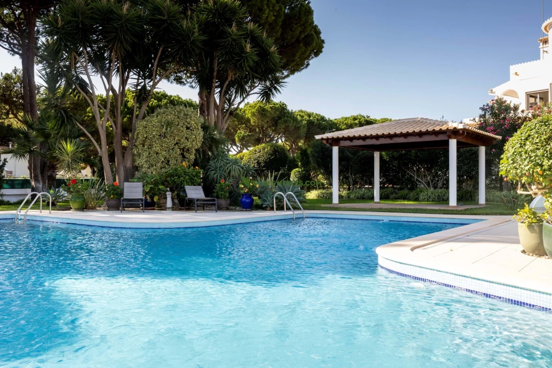 Moradia T5 para Venda em Albufeira e Olhos de Água Foto 10